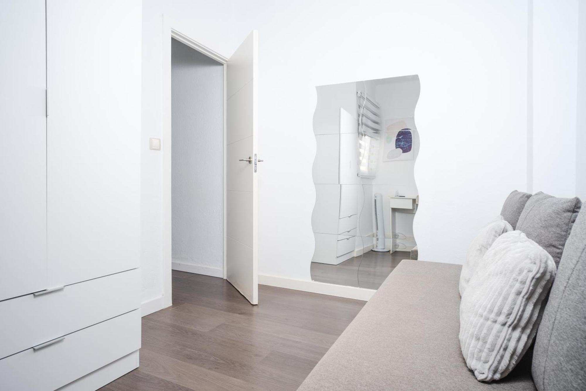 Acogedor Piso Con Balcon Apartman Sevilla Kültér fotó