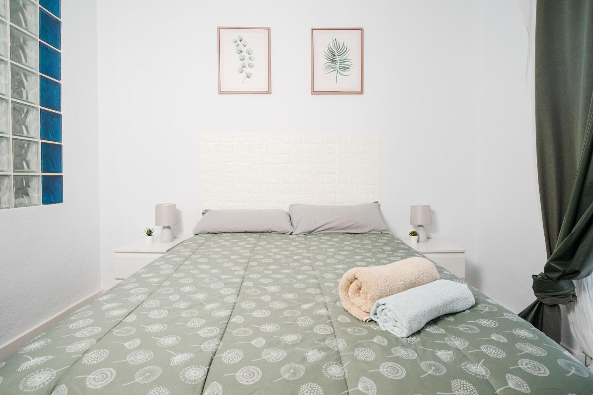 Acogedor Piso Con Balcon Apartman Sevilla Kültér fotó